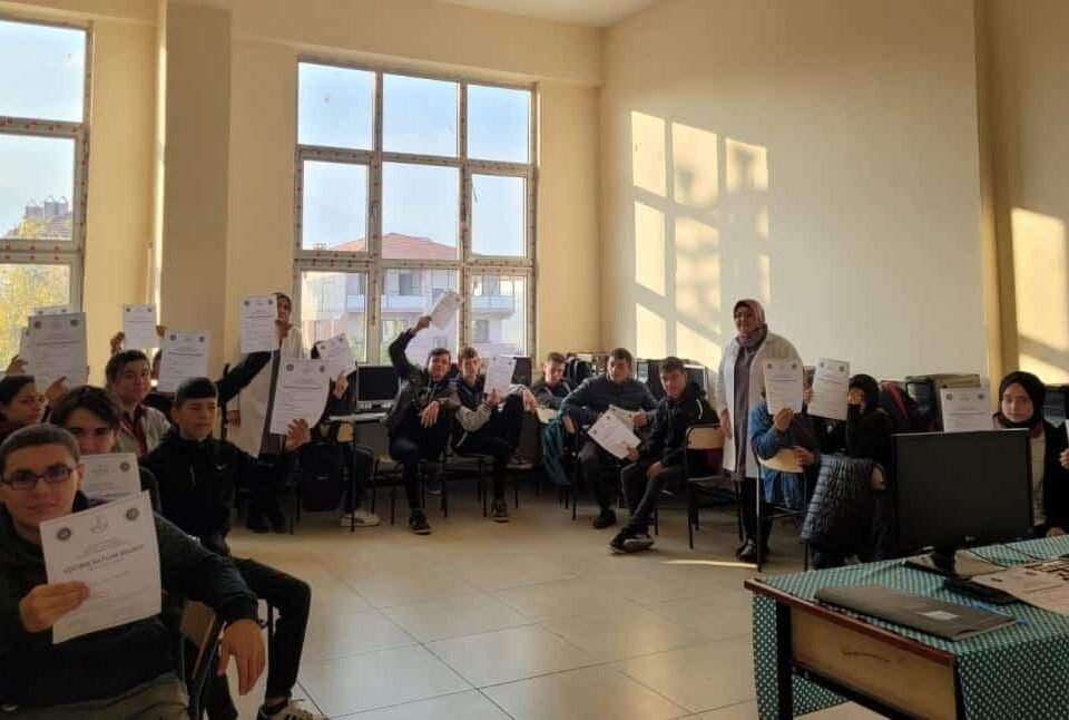 دیپلم کاردانش